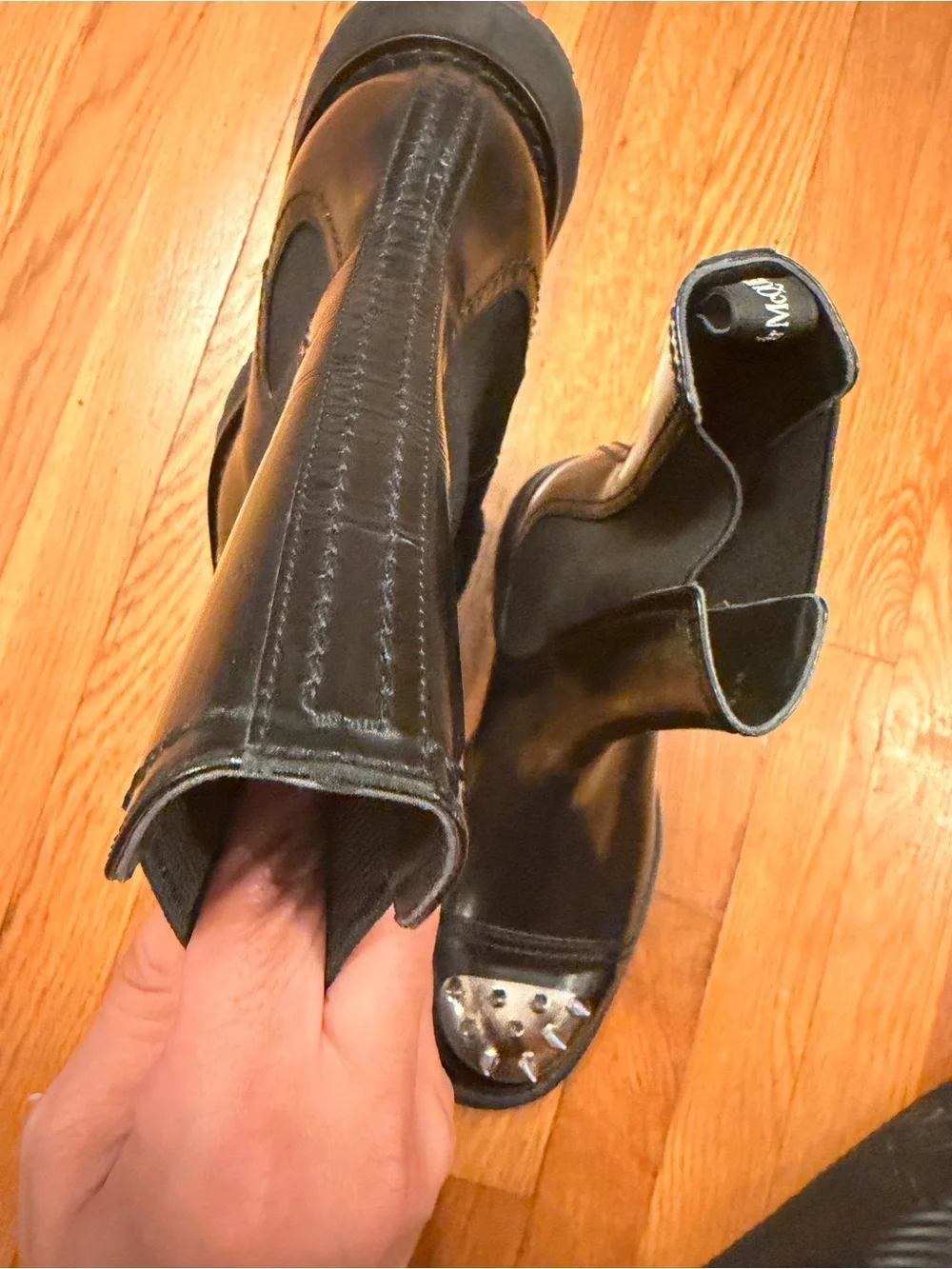 Alexander McQueen Black Leather Chelsea Boat Shoes with Silver Studded Toe
